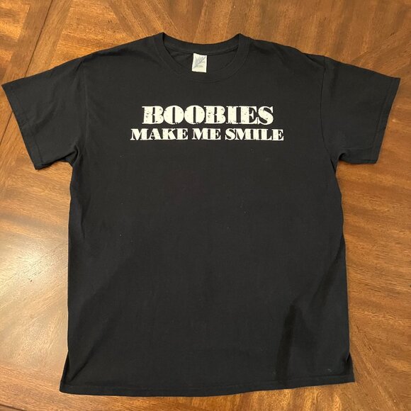 Boobies Make Me Smile Black T-Shirt Men's Size Large - Picture 1 of 4